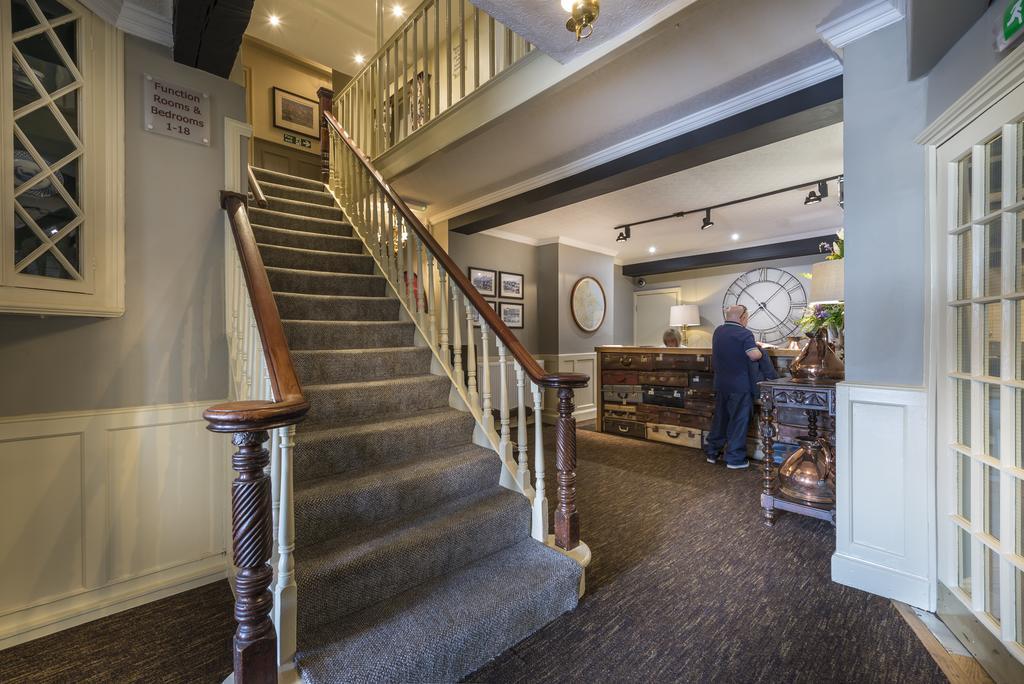 The Golden Fleece Hotel, Thirsk, North Yorkshire Exterior photo